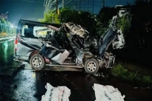 বিয়ের অনুষ্ঠান শেষে ফেরার পথে সড়কে ঝরল ৪ প্রাণ বিয়ের অনুষ্ঠান শেষে ফেরার পথে সড়কে ঝরল ৪ প্রাণ