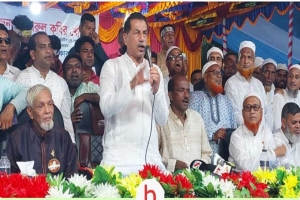  দুধ দিয়ে গোসল করে আ.লীগ ছাড়ার আহ্বান:খায়রুল কবির খোকন