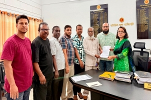 সাংবাদিক তুরাব হ*ত্যার দ্রুত বি*চার দাবিতে প্রধানমন্ত্রী বরাবর স্মারকলিপি সাংবাদিক তুরাব হ*ত্যার দ্রুত বি*চার দাবিতে প্রধানমন্ত্রী বরাবর স্মারকলিপি