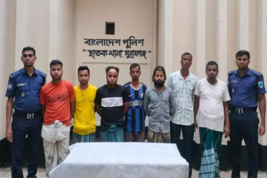 বিদেশি ম*দ ও অ*স্ত্র উ দ্ধা র, গ্রে ফ তা র ৫