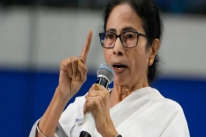 বাংলায় নতুন বিধানসভা নির্বাচন দা*বি, সিইসি-কে গ্রে প্তা রের আহ্বান মমতার বাংলায় নতুন বিধানসভা নির্বাচন দা*বি, সিইসি-কে গ্রে প্তা রের আহ্বান মমতার