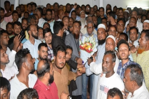 সাবেক মেয়র আরিফুল হক চৌধুরী নেতাকর্মীদের ভালোবাসায় সিক্ত