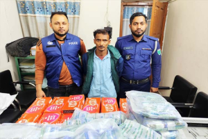 জৈন্তাপুরে চেকপোস্টে ভারতীয় চোরাই পণ্যসহ এক ব্যক্তি গ্রে ফ তা র