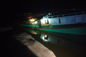 তাহিরপুরে ড্রেজার ও বাল্কহেড জ*ব্দ