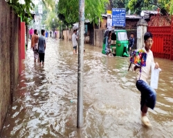 বৃষ্টিতে জলমগ্ন সিলেট, দুর্ভোগে নগরবাসী